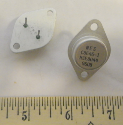 5961-01-111-4724 – PN NSE8044, Transistor