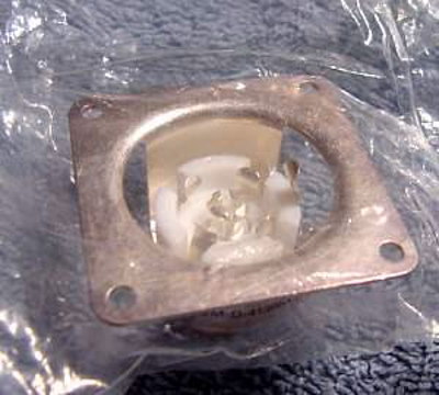 Tube socket sm-d-413953 new