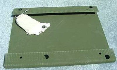 Military radio mounting bracket